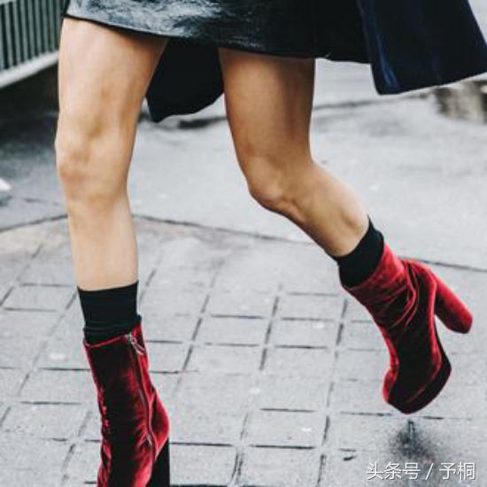 时尚马丁短靴洋气上档次运动,百搭舒适显瘦款春秋款马丁短靴