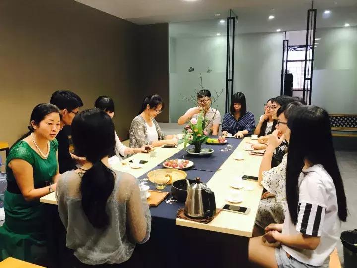 喝茶的女孩子什么气质,喝茶的女性都有什么吸引力