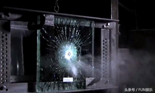 价值2000万防爆防弹的全球限量版豪车内饰,还可以玩ps3游戏