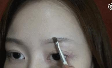 「FLACOO芙兰珂」初秋最chic眼影组合，唐嫣和baby亲自示范！