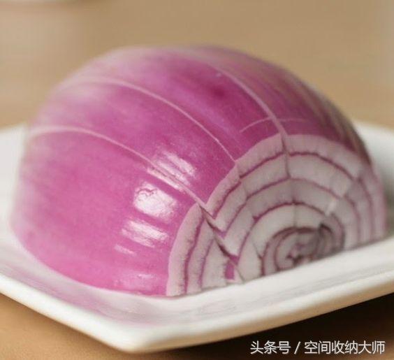 一双破鞋穿着磨脚还不如扔了,一双破了的袜子可以做什么