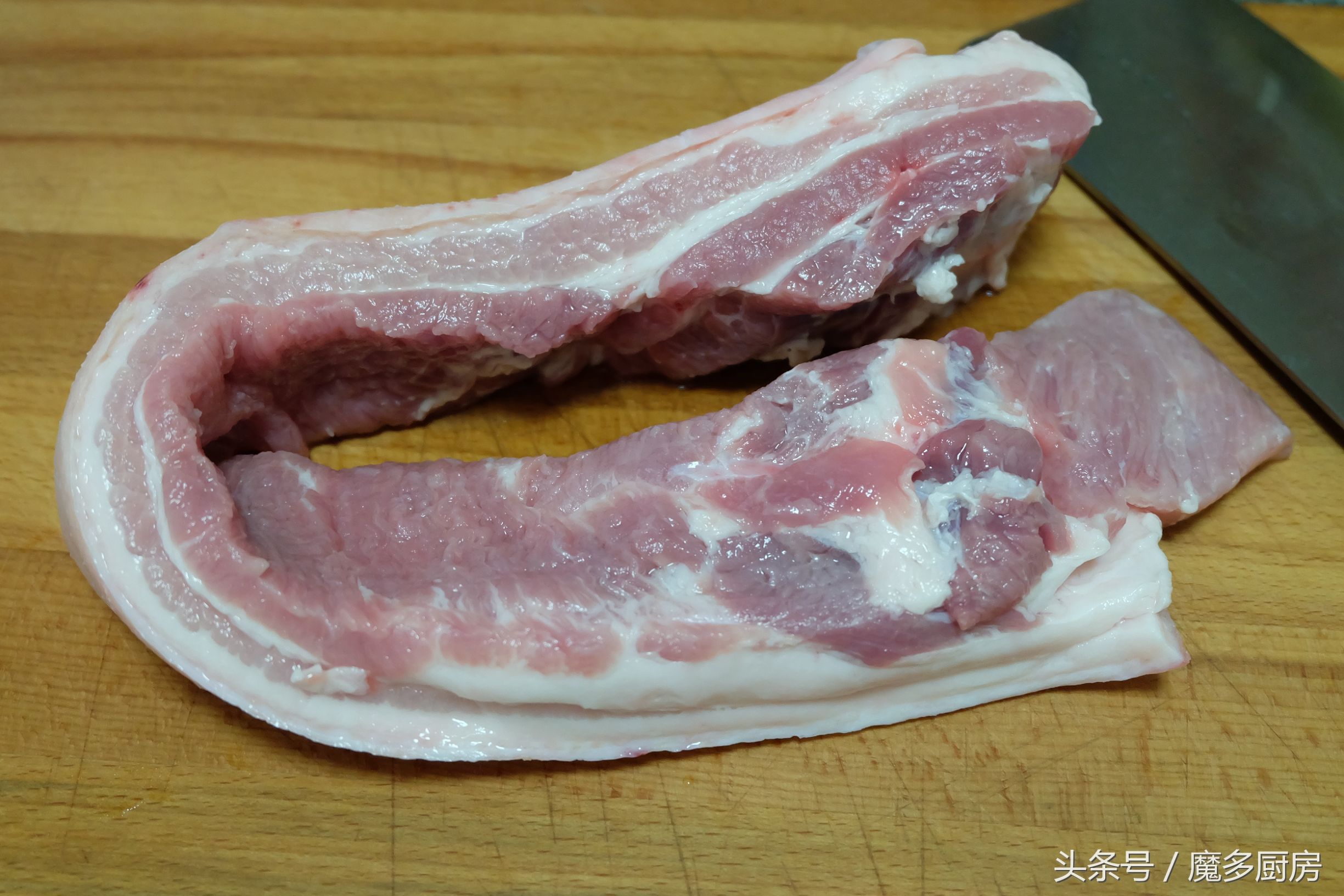 砂锅炖五花肉好吃吗,砂锅炖白菜豆腐香菇土豆五花肉