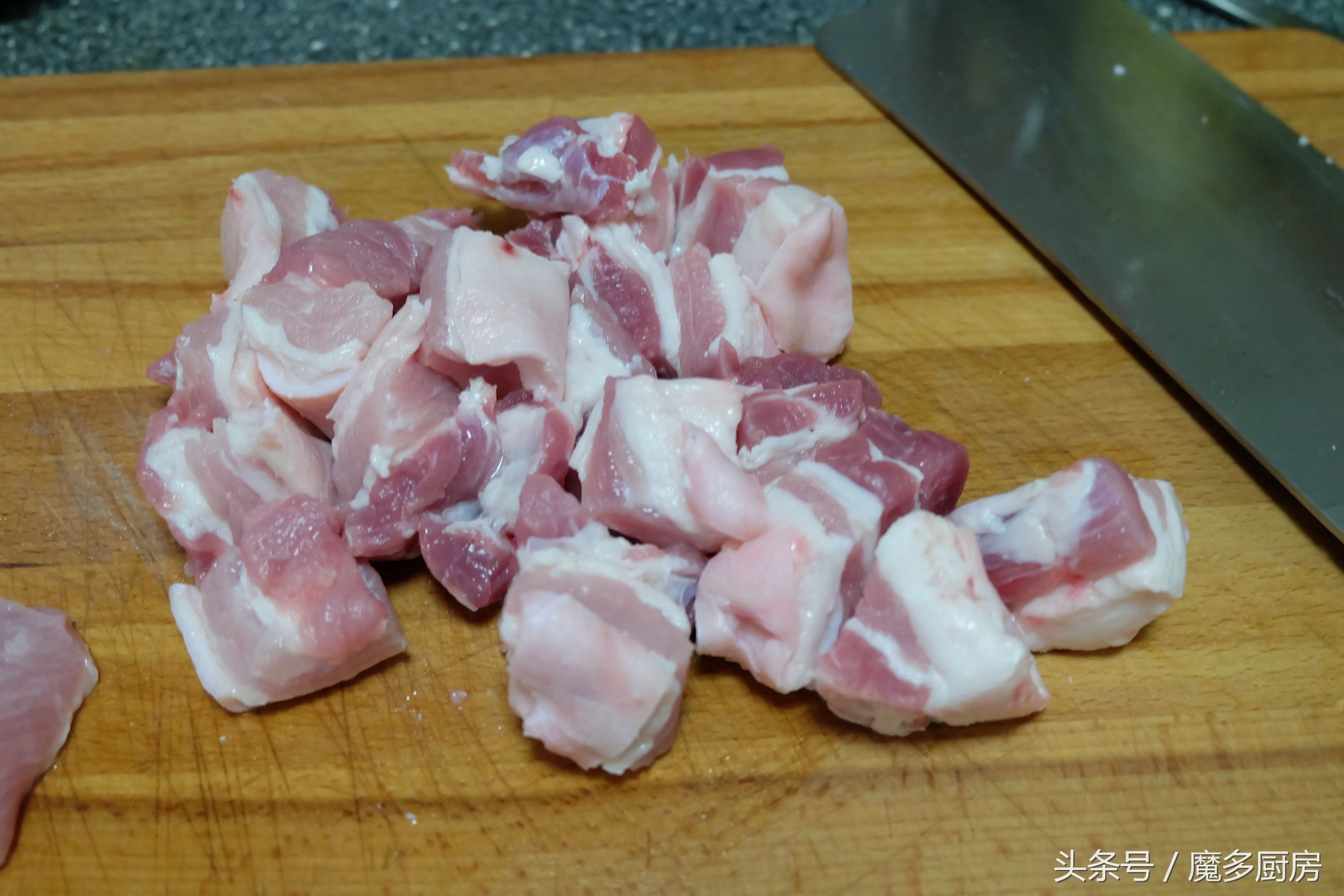 砂锅炖五花肉好吃吗,砂锅炖白菜豆腐香菇土豆五花肉