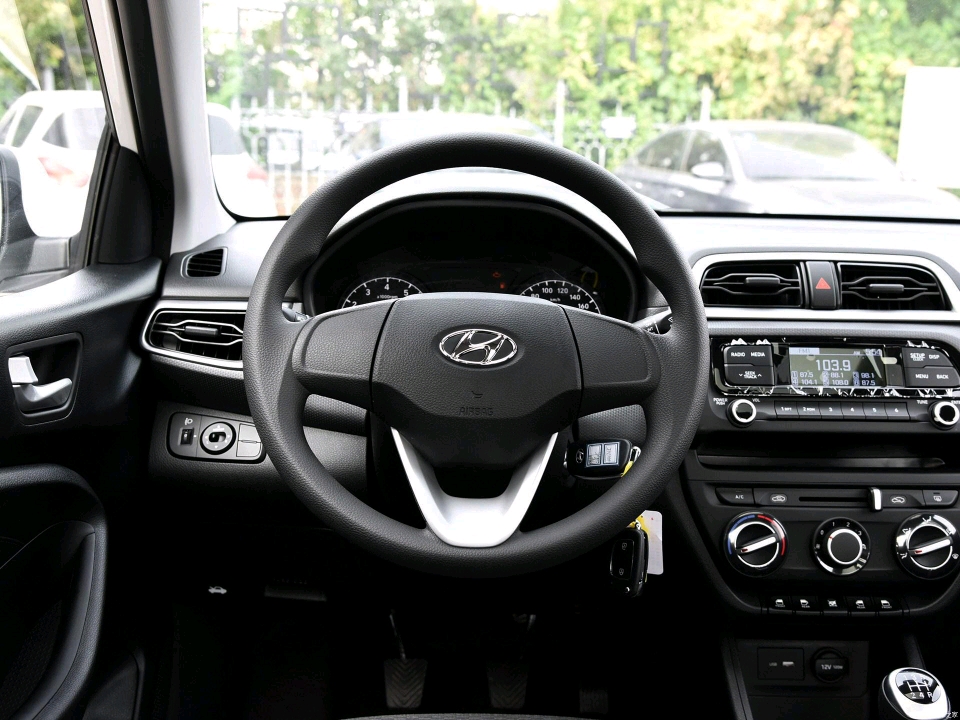 全新瑞纳二手车价格,全新现代瑞纳落地价