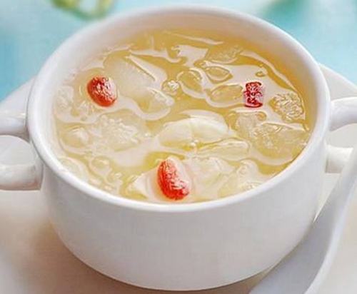 抽烟干咳吃什么清肺,秋天胸闷气短干咳怎么回事