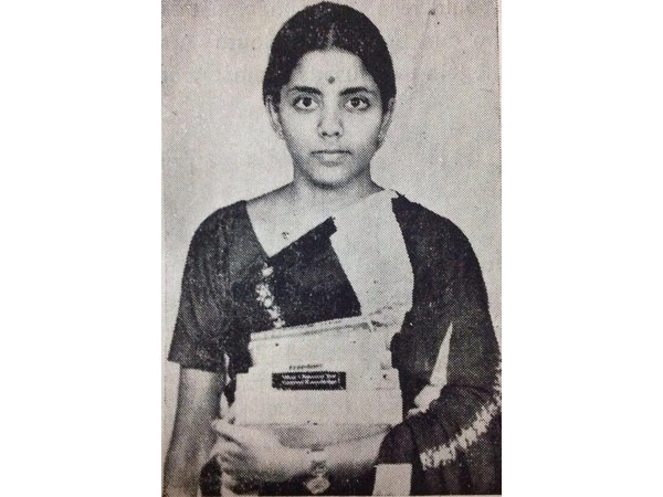 印度女防长向解放军行礼视频,向守护在祖国边境边防战士敬礼