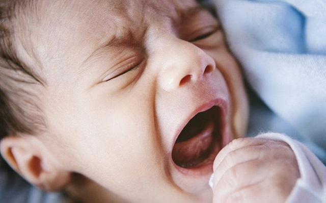 宝宝哭到声音沙哑会不会急性喉炎,急性喉炎喉咙痛声音沙哑吃什么药