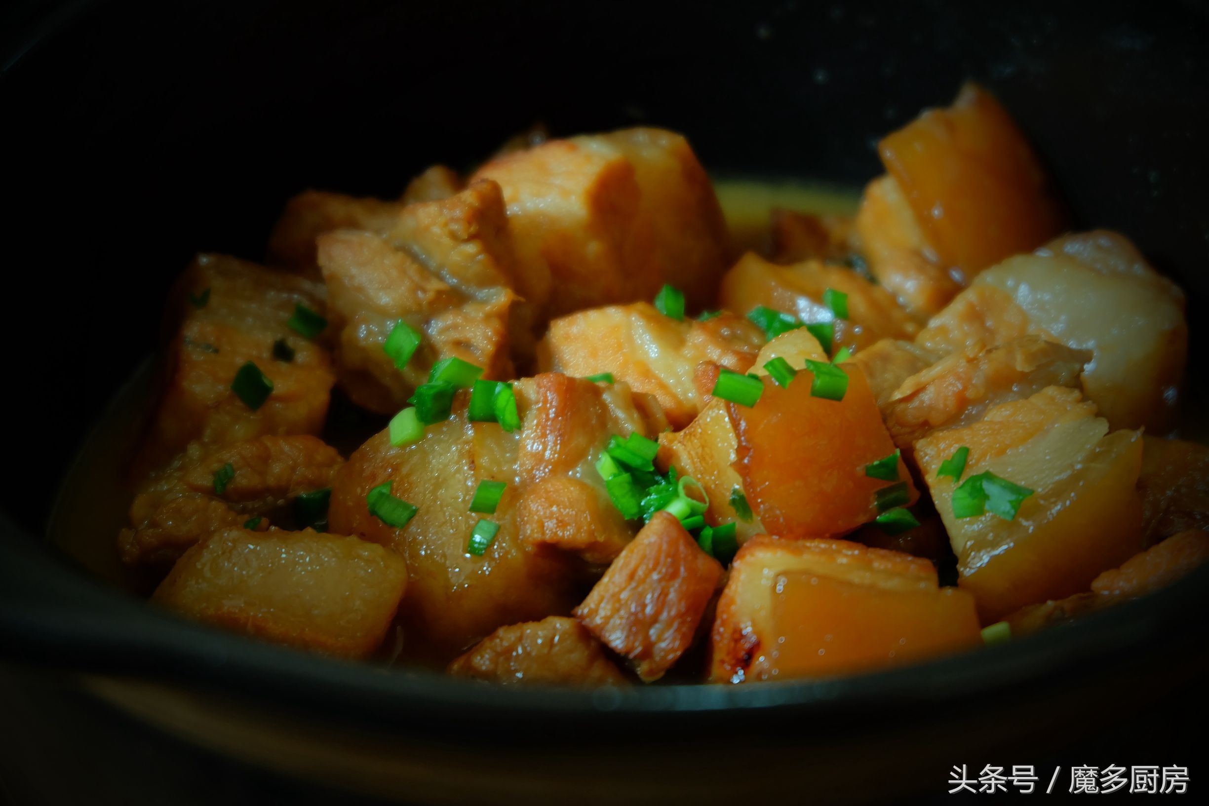 砂锅炖五花肉好吃吗,砂锅炖白菜豆腐香菇土豆五花肉