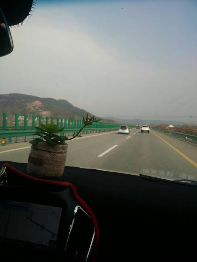 宝骏560主驾驶室玻璃异响,宝骏560底盘咯噔咯噔异响