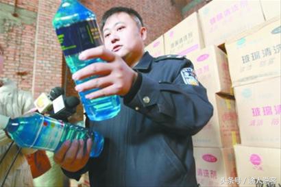 汽车清洁养护玻璃水,汽车保养玻璃水免费加吗