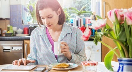 女生标准体重的算法,女生标准体重和身高对照表