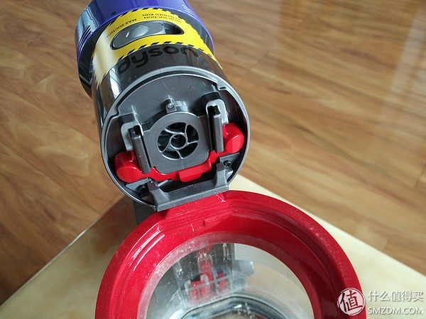 用过戴森才知道家里多脏,dyson戴森吸尘器v10宣传