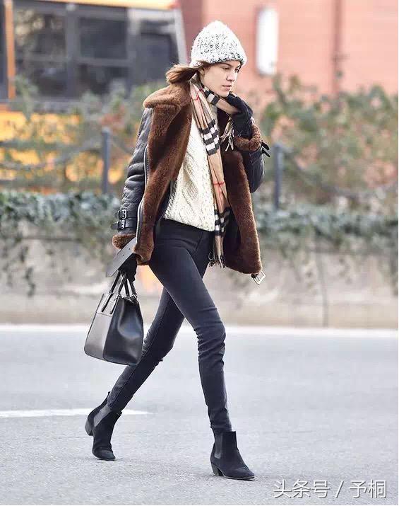 时尚马丁短靴洋气上档次运动,百搭舒适显瘦款春秋款马丁短靴