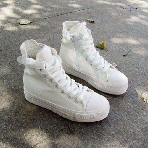 白鞋子发黄洗白三分钟恢复小窍门,小苏打加白醋能把发黄鞋子洗白吗