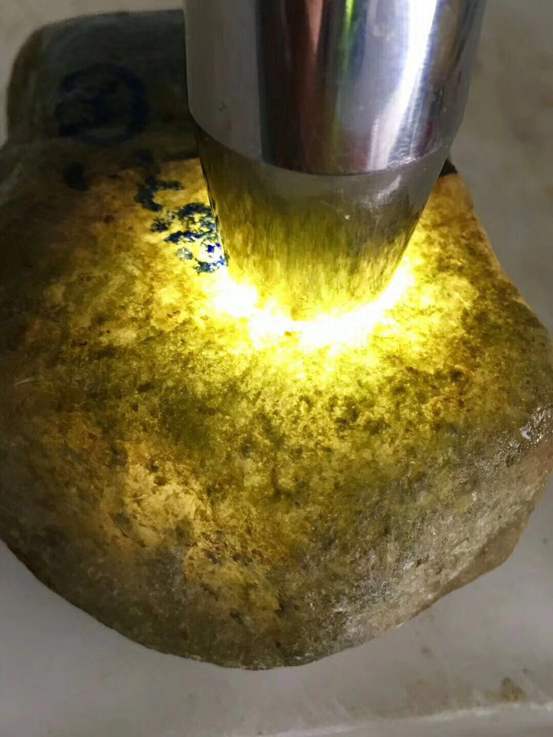 缅甸后江翡翠原石,翡翠后江料原石详解