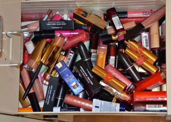 当学生党觉得化妆品很贵的时候,廉价化妆品学生党专用