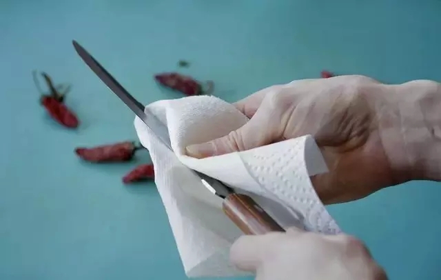 菜刀用久了越来越钝？学会这些小技巧，马上变得锋利无比十分实用