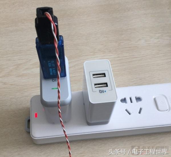 电源适配器和电源充电器外观区别,智能充电器与电源适配器哪个好