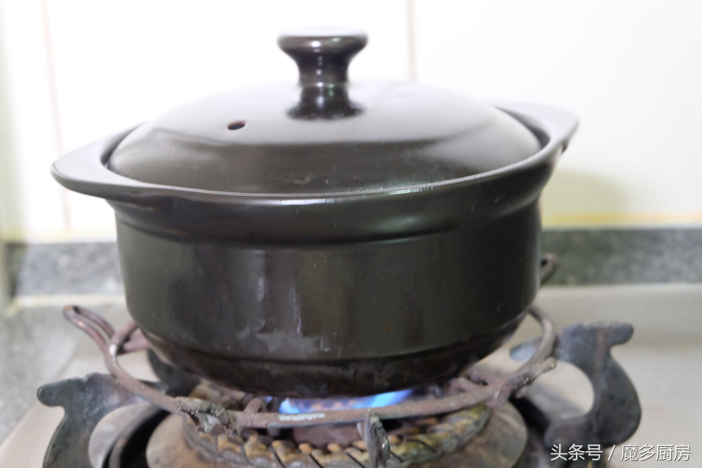 砂锅炖五花肉好吃吗,砂锅炖白菜豆腐香菇土豆五花肉