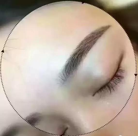 雾眉后期发红怎么处理,雾眉尾巴发红怎么回事