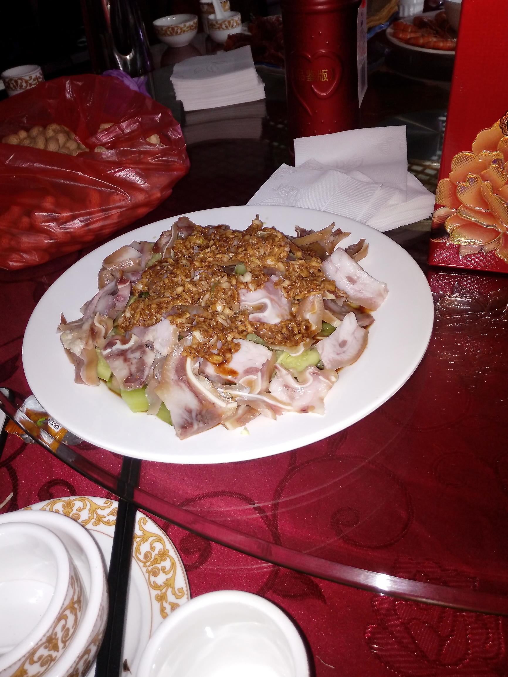 山东1米28小伙花188万彩礼,农村小伙结婚吃酒席