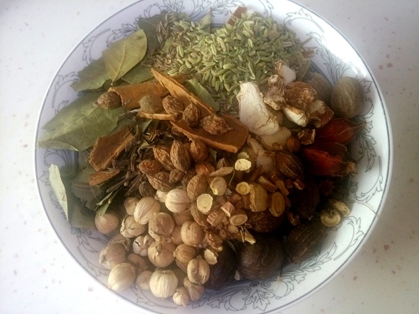 重庆巴适老火锅香辣火锅底料,火锅配料送锅具