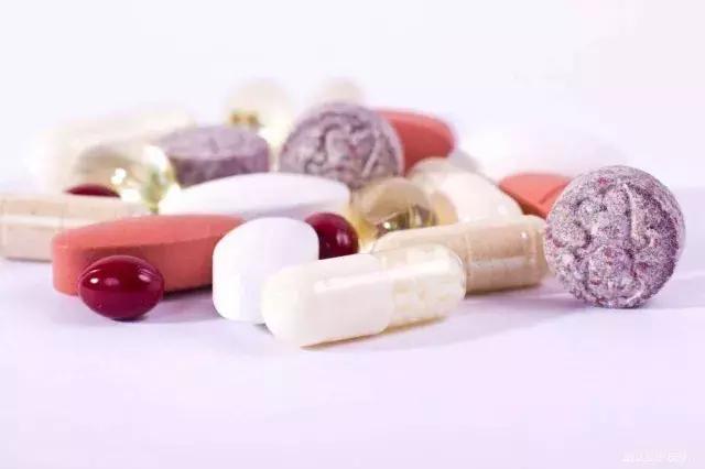 服药的时候千万别吃这些,服药的时候哪些东西不能吃