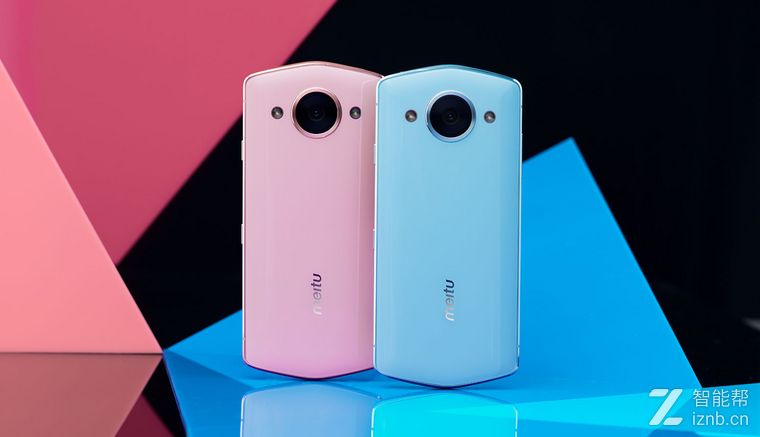 自拍神器再升级美图手机联名四大动漫IP推出美图M8s限量版