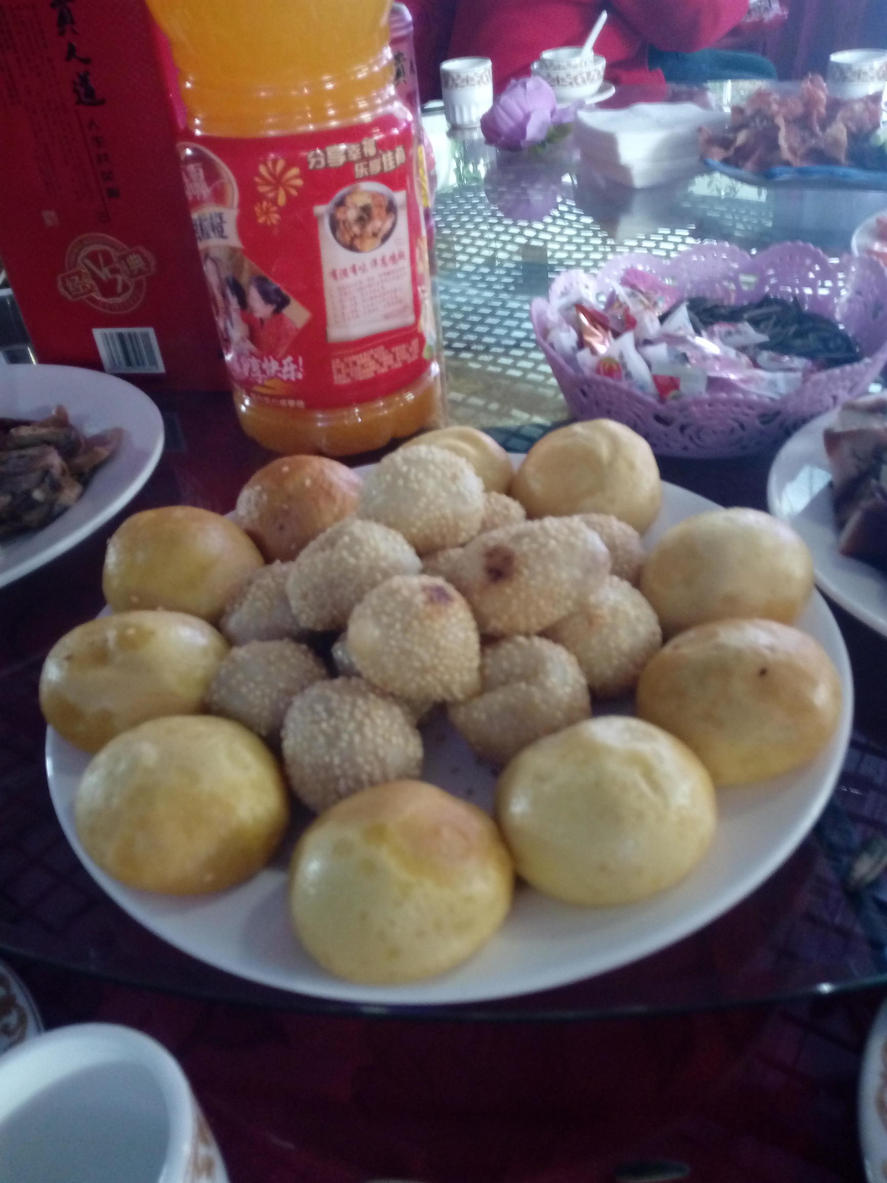 山东1米28小伙花188万彩礼,农村小伙结婚吃酒席