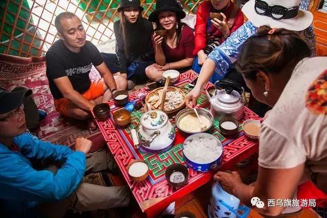 去了内蒙为什么敬酒三杯,哈达怎么接,马奶也是良药?