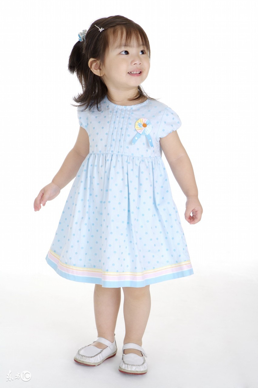 宝妈带孩子留什么发型好看,适合宝妈带娃简单易学的发型