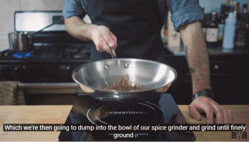 抢！疯！了！这款辣酱让美国人民激动万分，排队几小时只为买到它