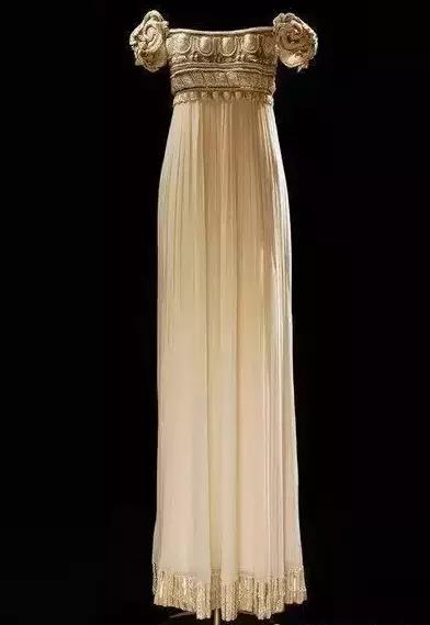 香奈儿高定美少女战士礼服 (中古高定美少女战士)