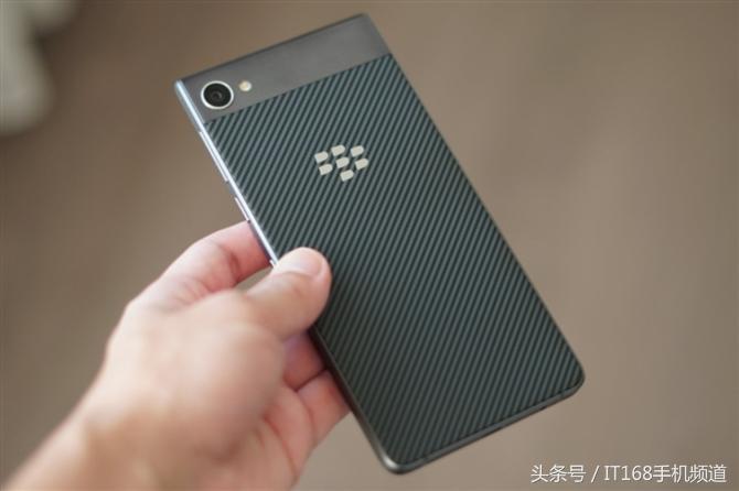 黑莓还会发布全键盘手机吗,黑莓最新全面屏