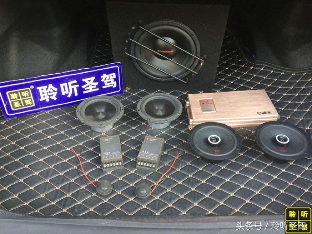 12代皇冠3.0vip顶配音响改装,05年皇冠3.0沙龙版原车音响