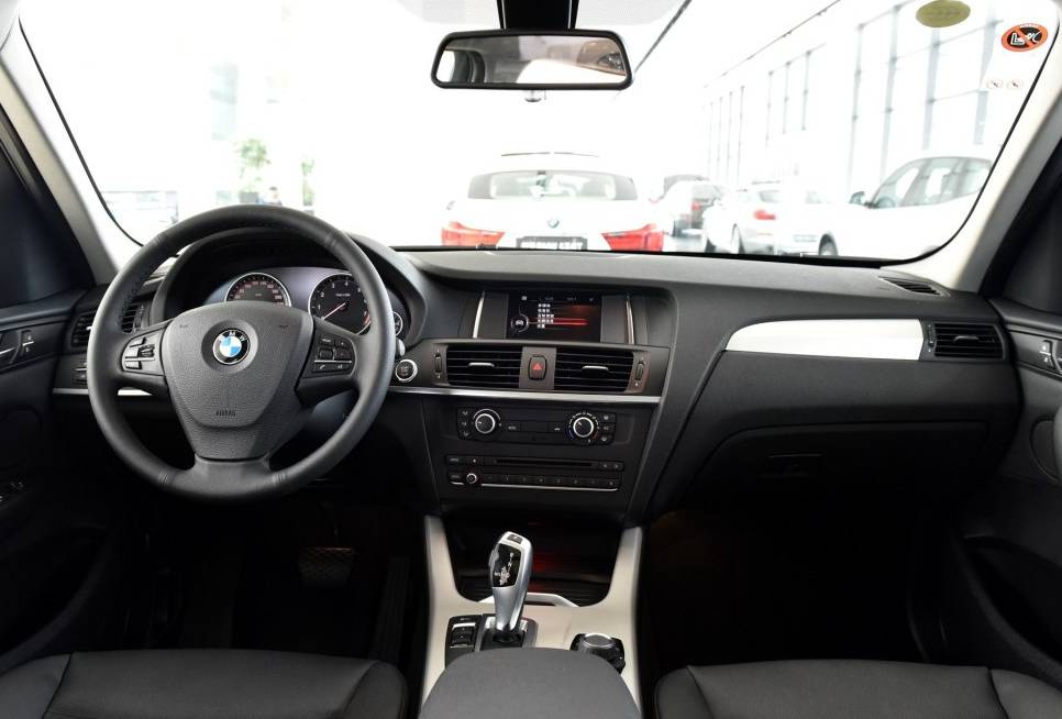 x328i,2021宝马x328i功能讲解