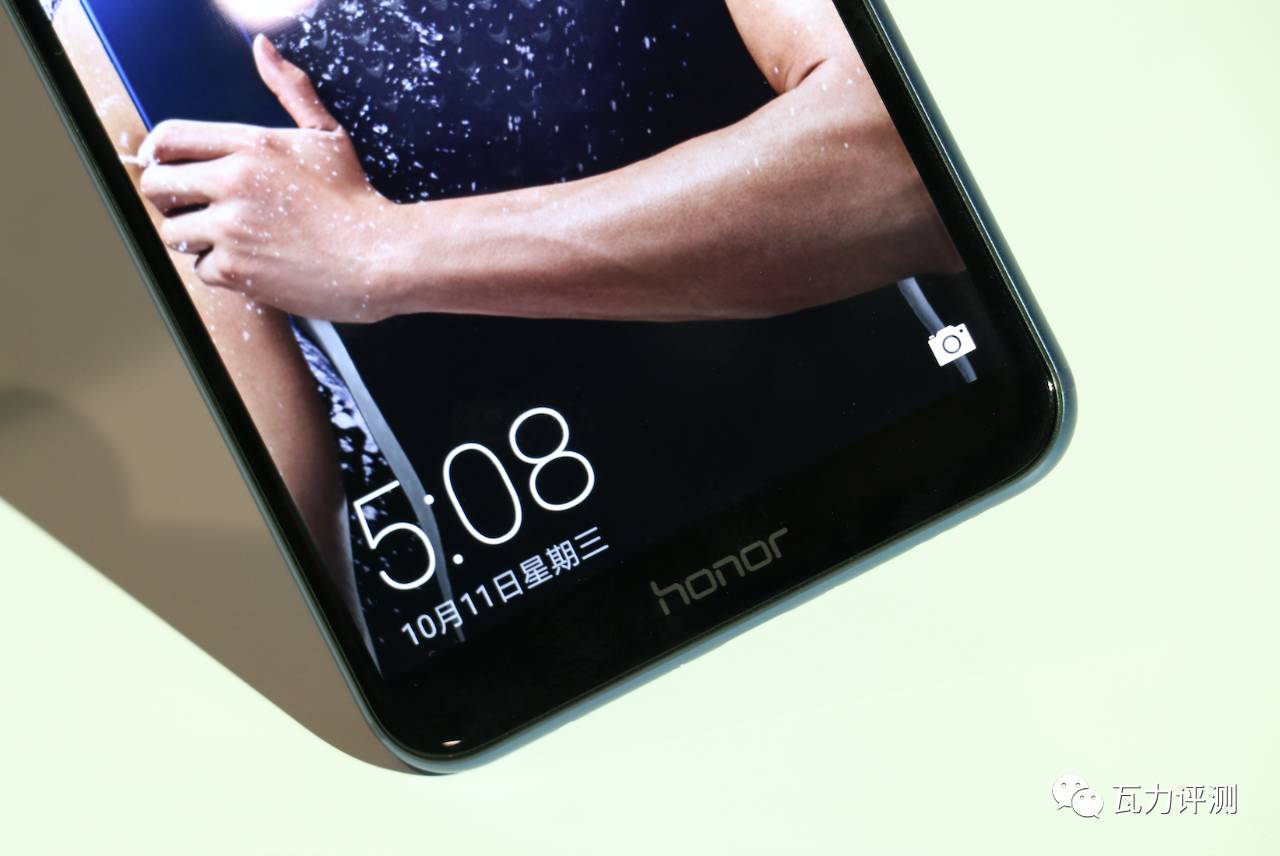 荣耀畅玩7x的新品发布会,1299的荣耀7x