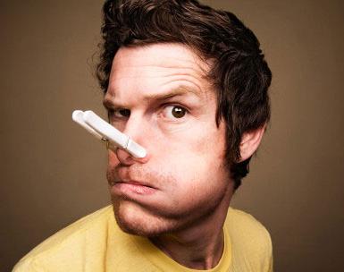 长歪了怎么矫正呢,长了歪鼻子怎么办