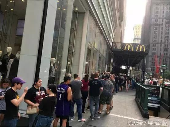 一包蘸料能卖出1.47万美元的天价？拍卖者是疯了吗？