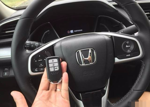 思域240turbocvt劲势版和凌渡l怎么选,新款思域对比凌渡