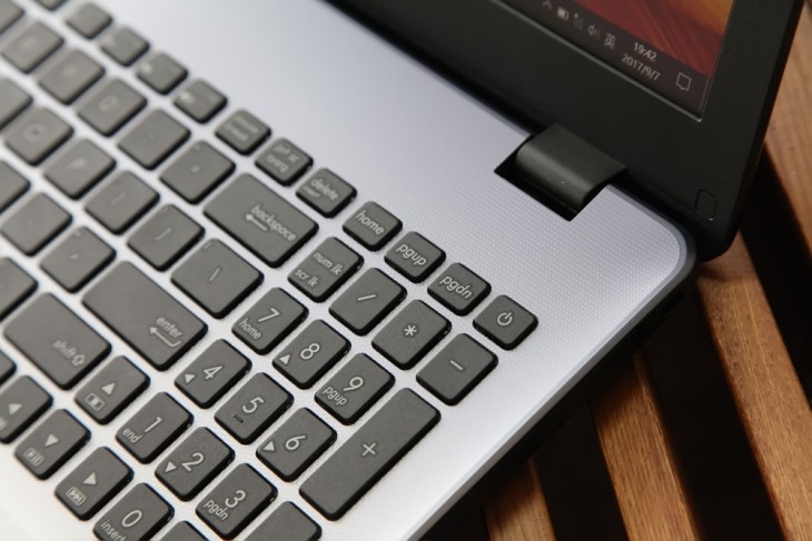 华硕顽石fl8000u能装windows7吗,华硕fl8000u笔记本电脑