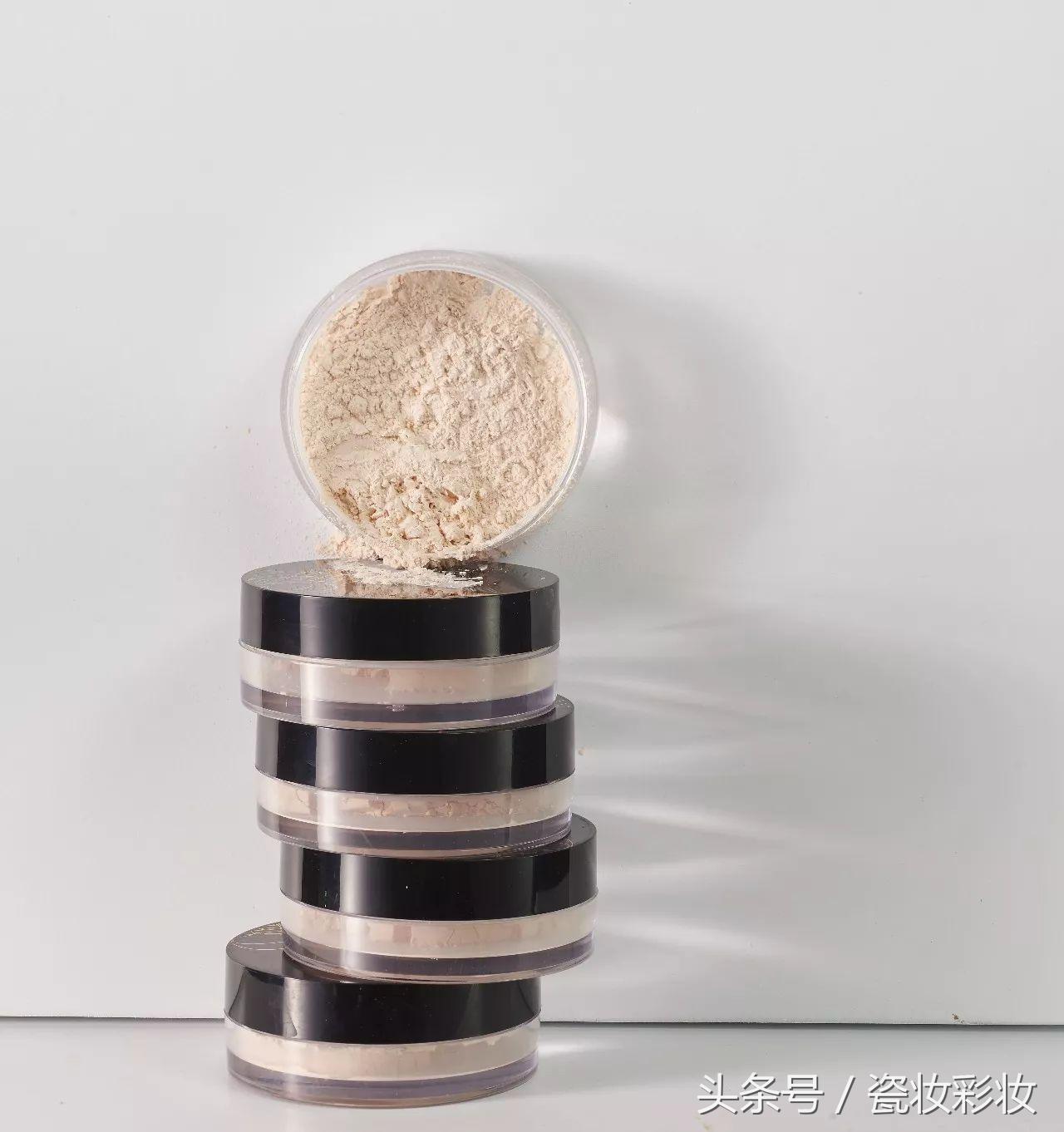 粉饼和散粉和定妆喷雾和蜜粉区别,一秒鉴别