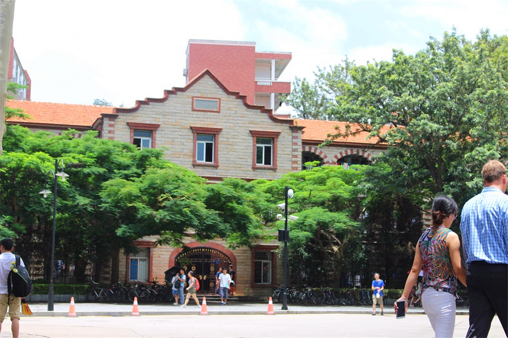 还有一座优美的小岛鼓浪屿,无敌景色厦大鼓浪屿