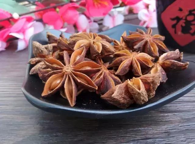 所有香料调料大全详解,香料知识和菜品