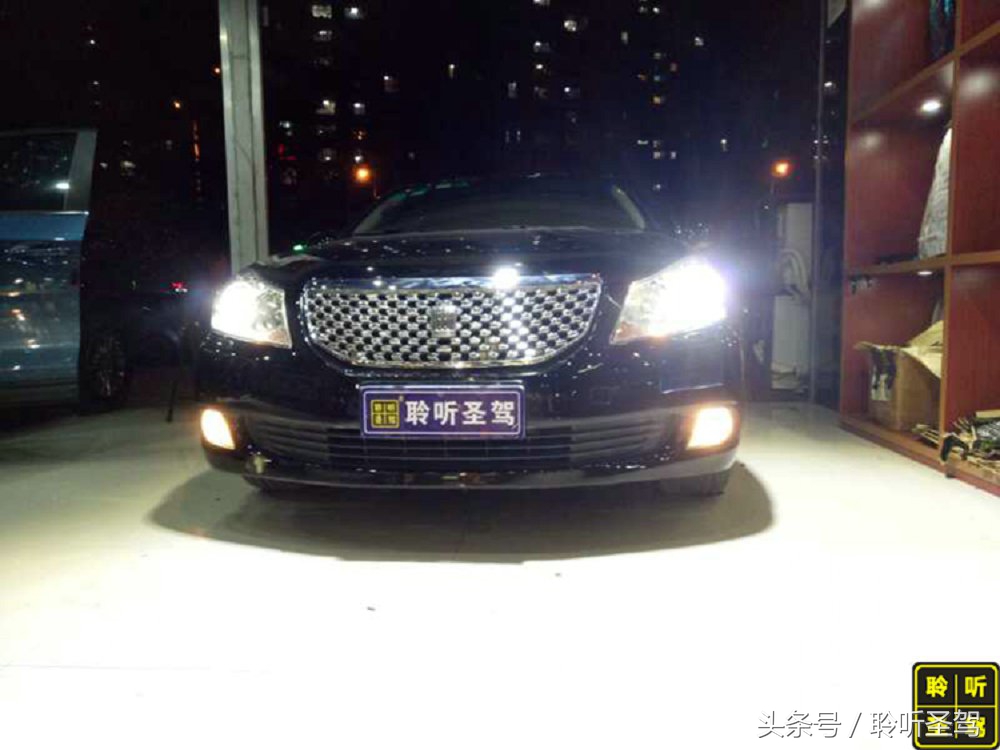 12代皇冠3.0vip顶配音响改装,05年皇冠3.0沙龙版原车音响