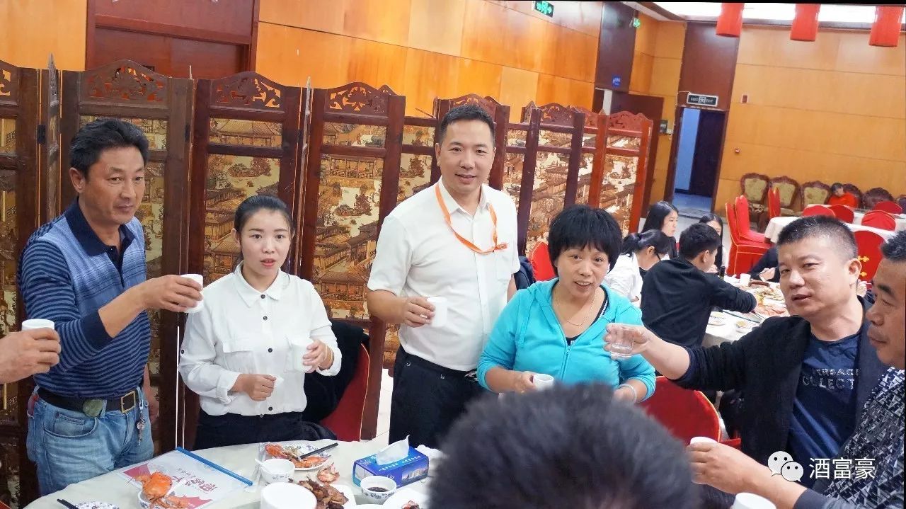 热烈庆祝展销会圆满成功,热烈祝贺商会圆满成功