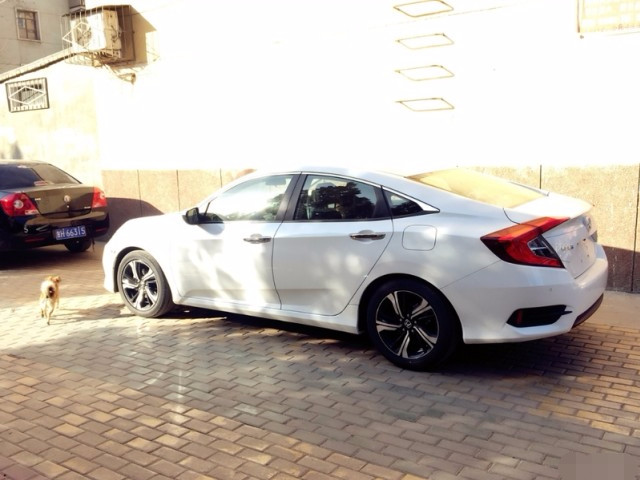 思域240turbocvt劲势版和凌渡l怎么选,新款思域对比凌渡