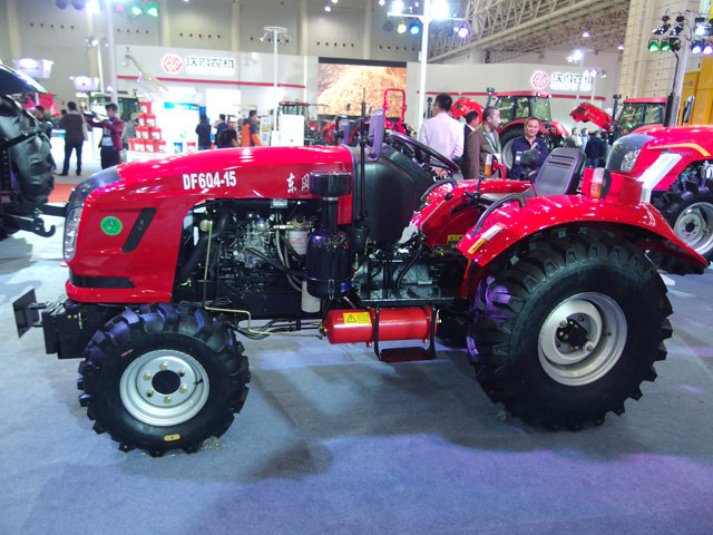 最新款雷沃704大棚王拖拉机多少钱,大棚王拖拉机604和704区别