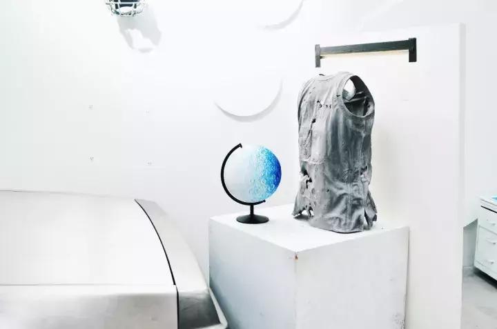 厉害了!这个把700双AJ挂起来当装饰的设计才叫牛!