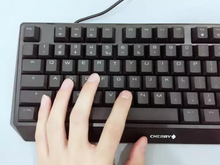 樱桃mx1.0黑轴和红轴哪个好,樱桃键盘mx8.2黑曜石评测
